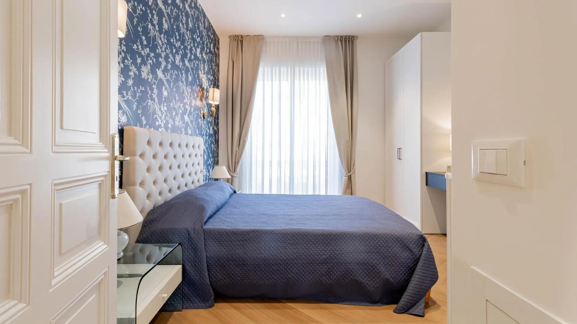H11 Lumiere D'Or Centro Apartment Sanremo Italy